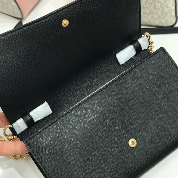 Michael Kors. Jet set Travel  LG phone Crossbody - Picture 6 of 7